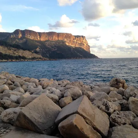 T2 En Entree De Cassis